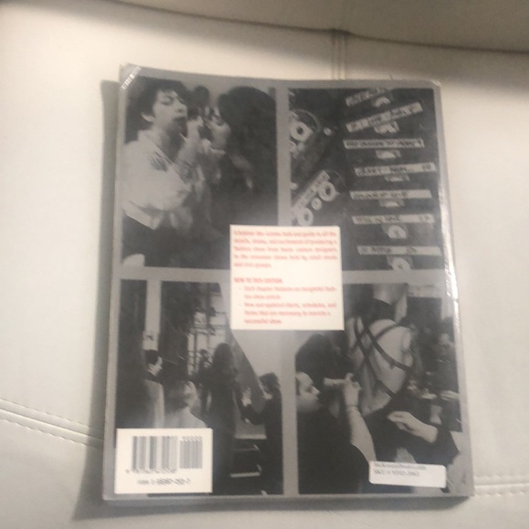 Guide to Producing a Fashion Show 2nd edition - Picture 4 of 11